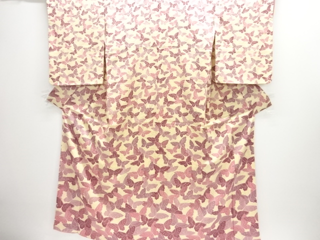 蝶模様付け下げ小紋着物